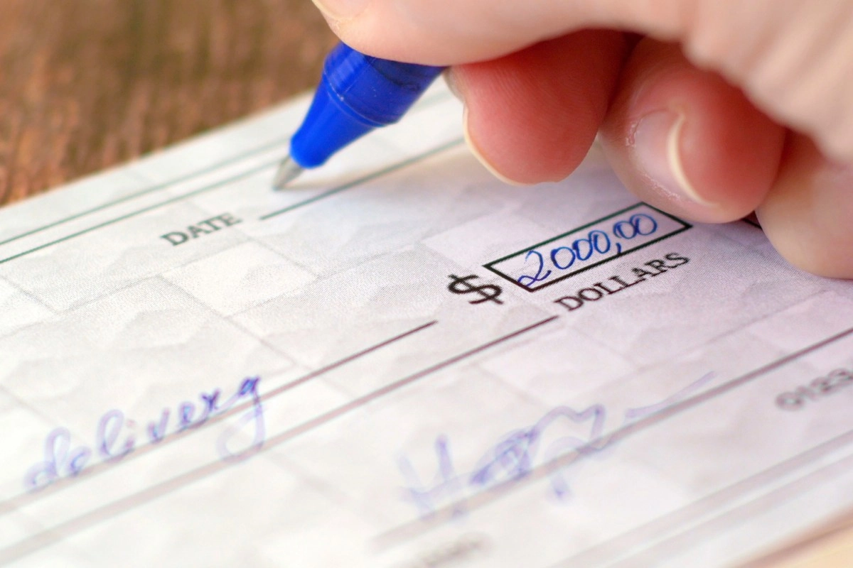 How to do the abundance check ritual to attract money