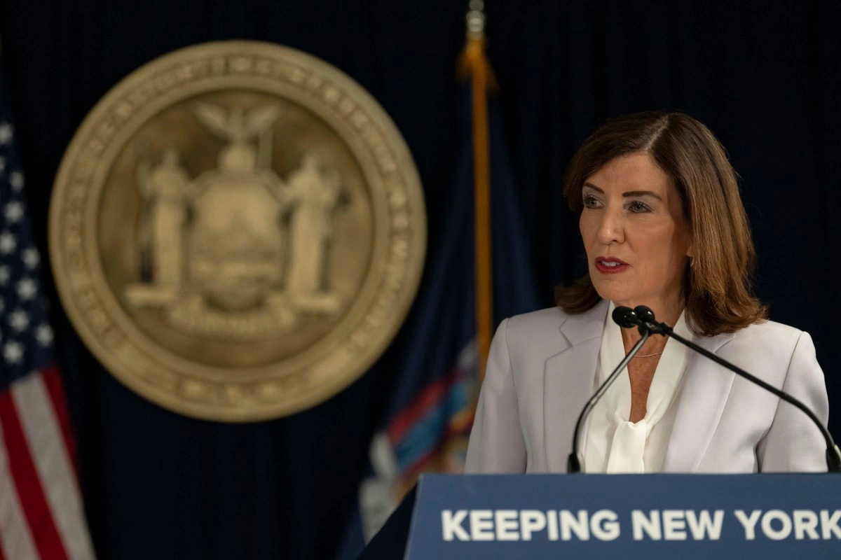 New York allocates 725 million to defend unaccompanied immigrant children