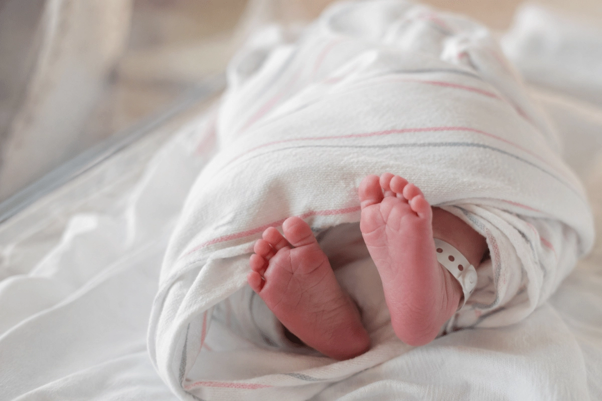 A woman became a mother for the first time at 62 years old: how she achieved pregnancy and what risks exist
