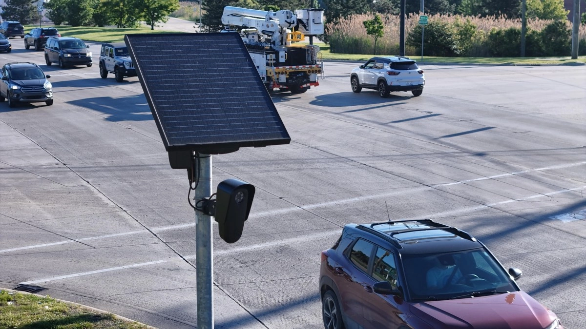 Flock cameras the network that follows the movements of cars in the United States