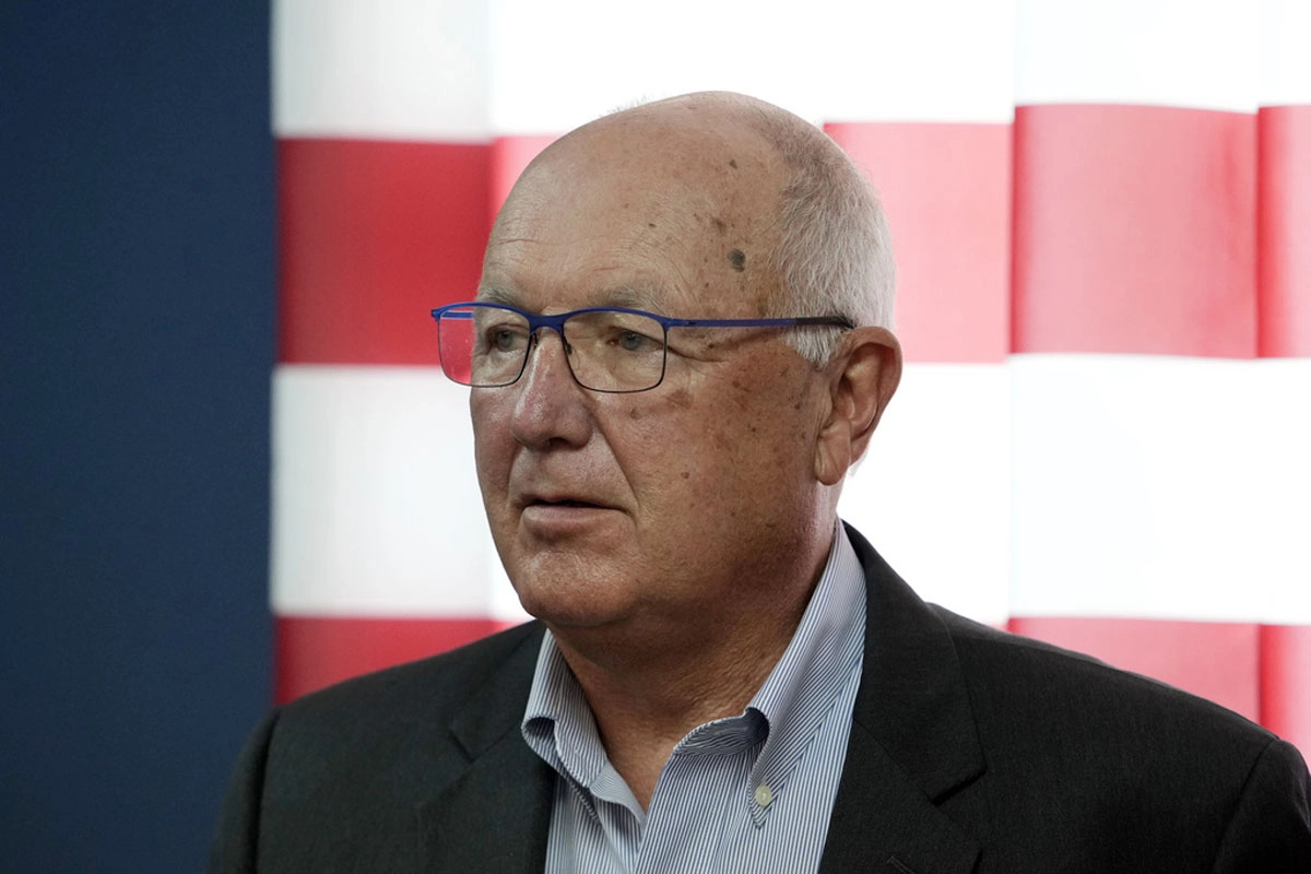 More than 120000 Canadians sign to declare US ambassador to their country persona non grata