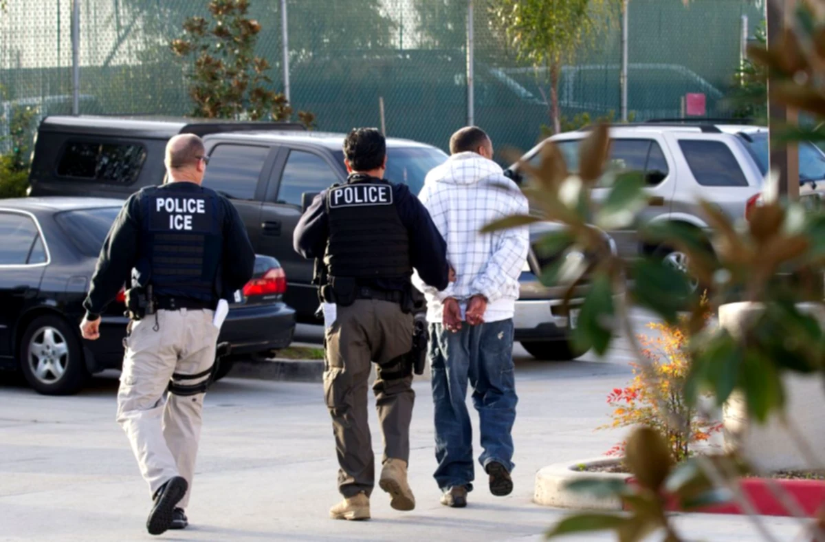 Immigration news of the week: ICE officials ' arrests, incidents, and electric gloves