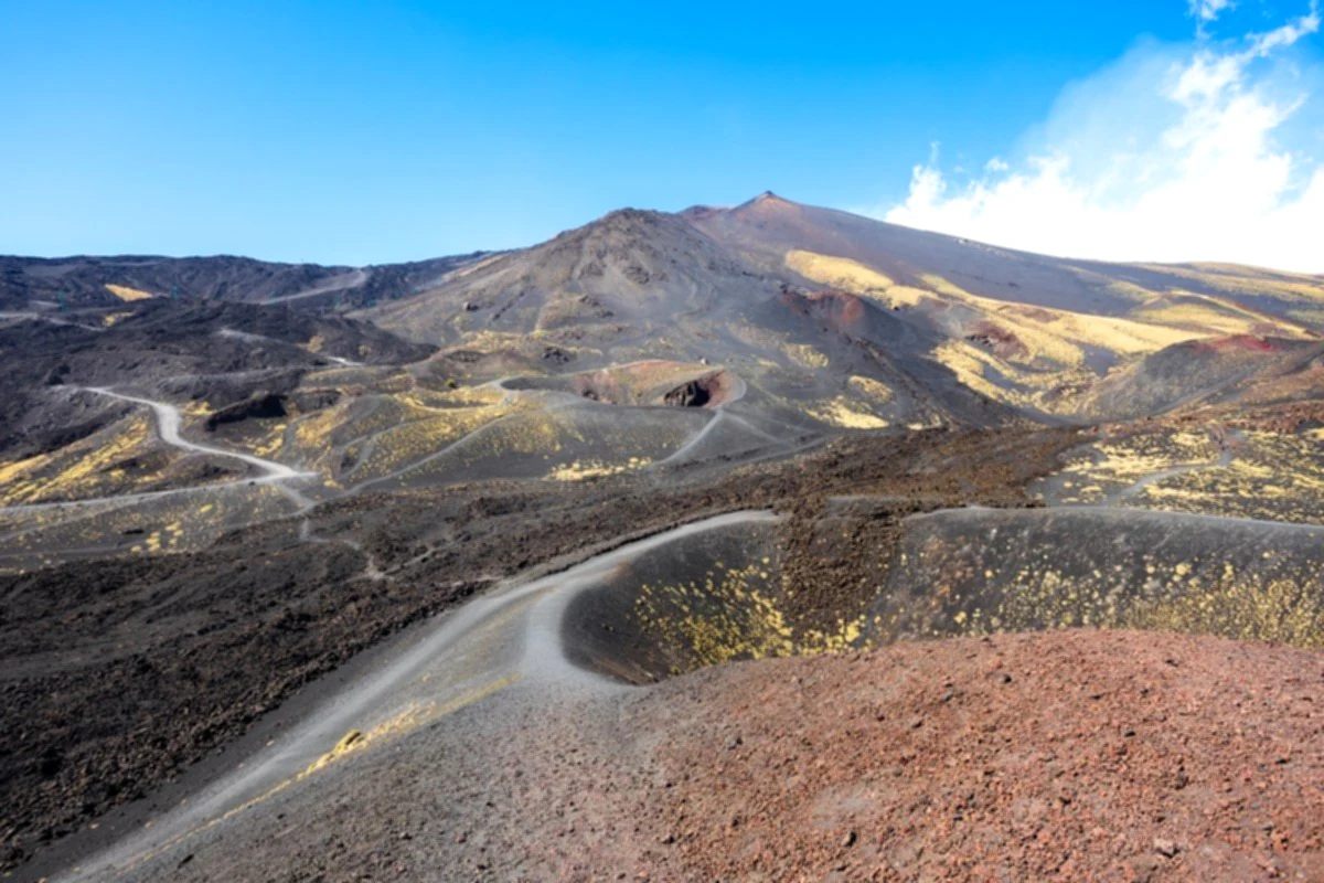 American tourist killed by lightning while hiking on Etna volcano in Italy