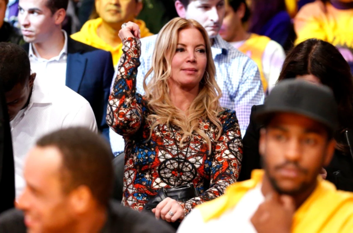Lakers and the Buss family completely disengage