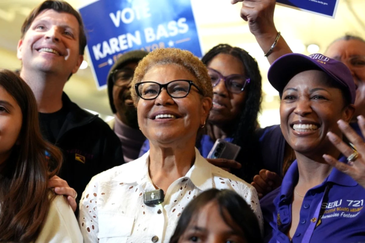 False, the poll that placed Bass with a wide advantage for the mayor of Los Angeles