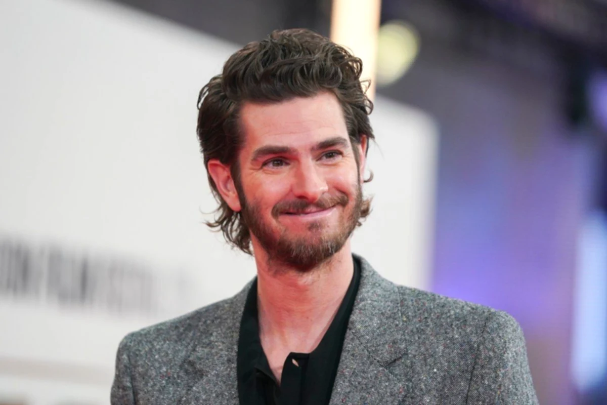 Andrew Garfield admits to having an Instagram addiction.