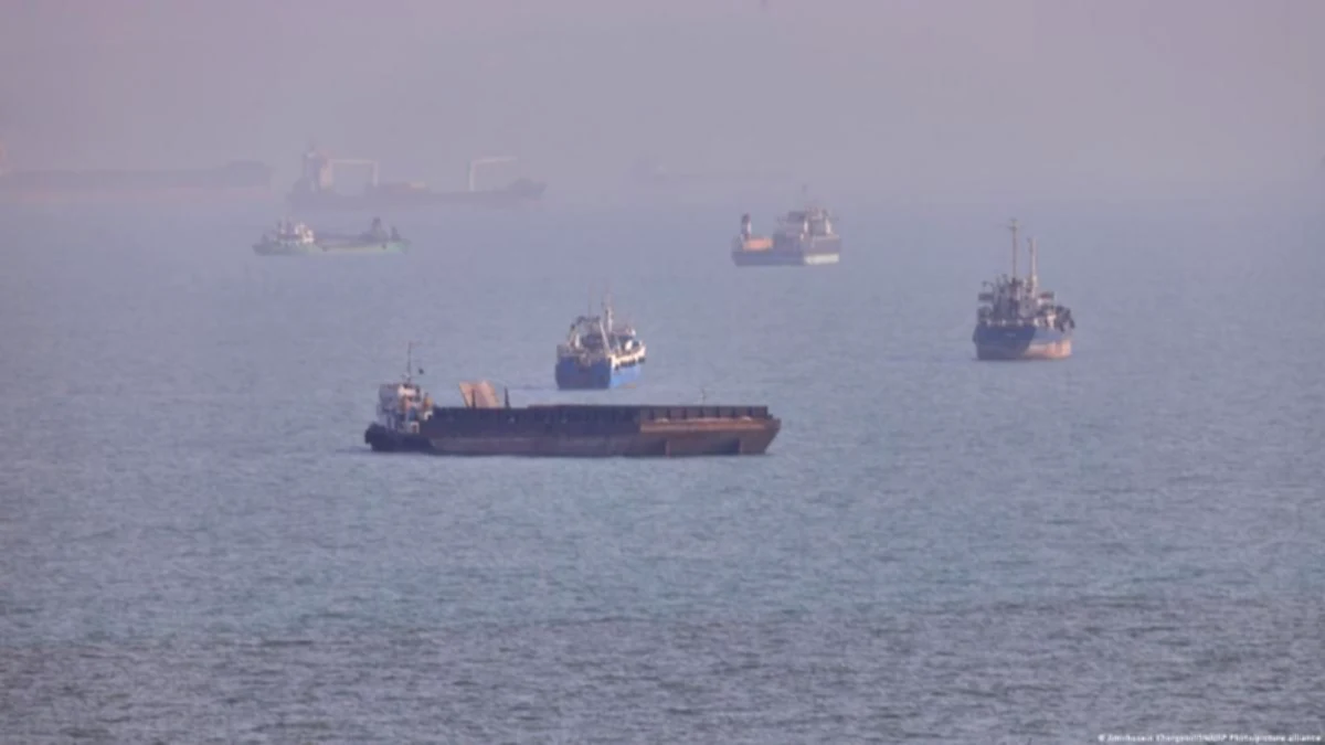 Iran avoids negotiations with U.S. and says it has a deal with Oman on Hormuz Strait