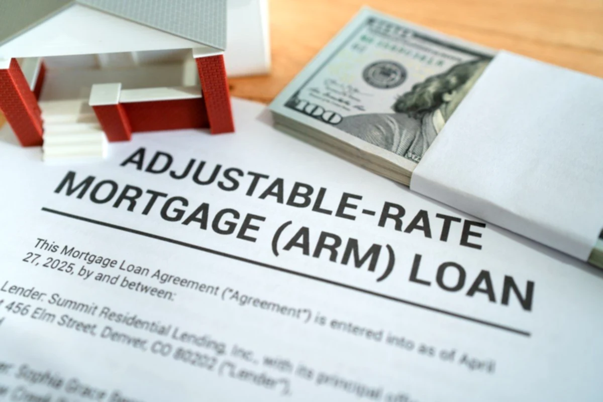 Is a variable interest rate mortgage a good option to buy a home in 2026?