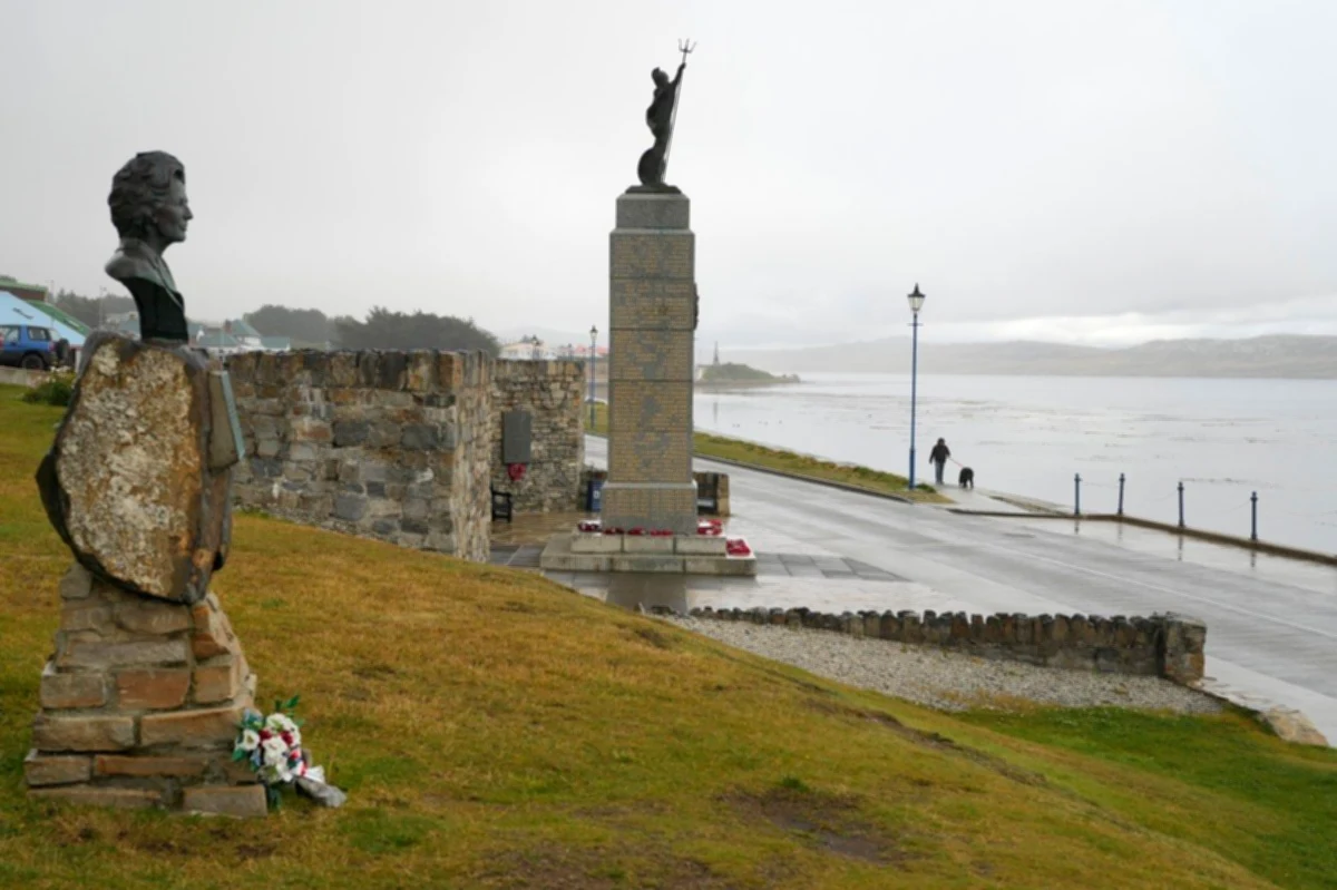 Trump threatens to review U.S. position on the Malvinas to demand more military spending from Britain