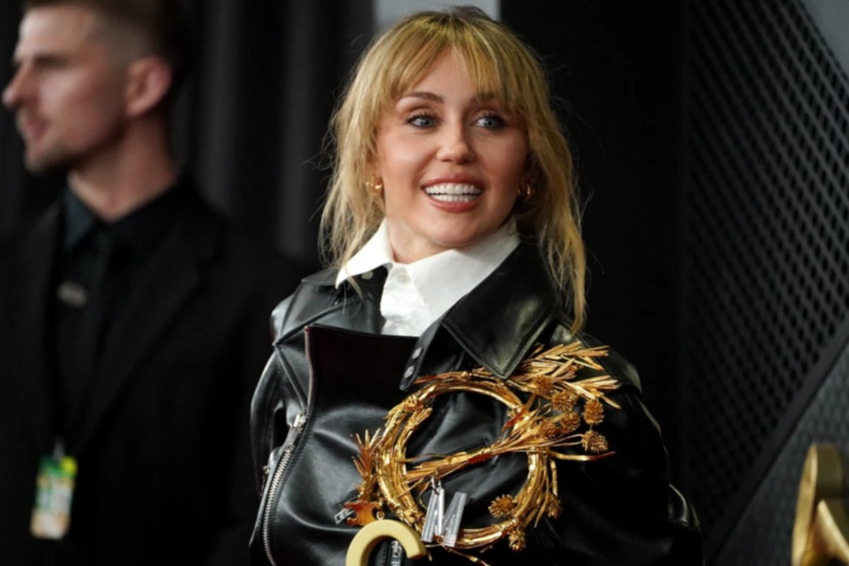 Miley Cyrus Announces New Album: “Bass Persuades”
