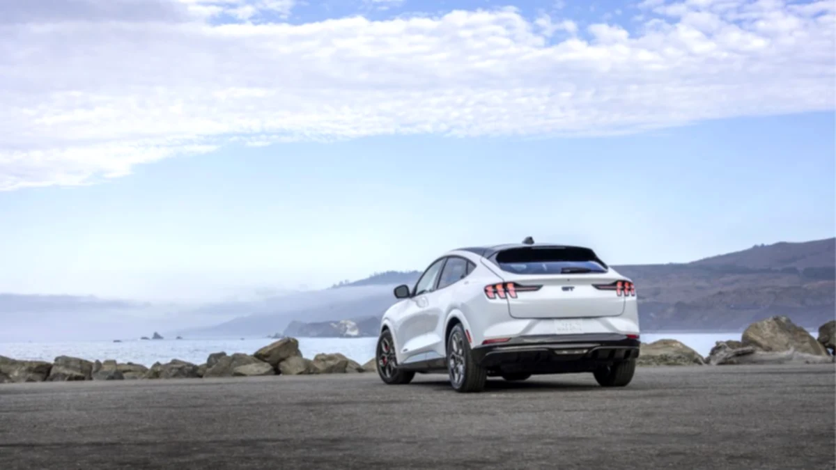 Ford recalls 160,000 cars due to power loss