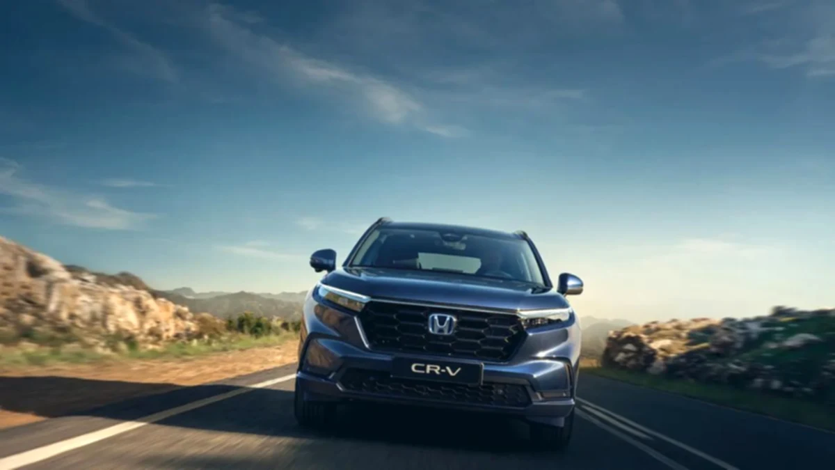 How does Honda fight off Chinese businesses in the market?