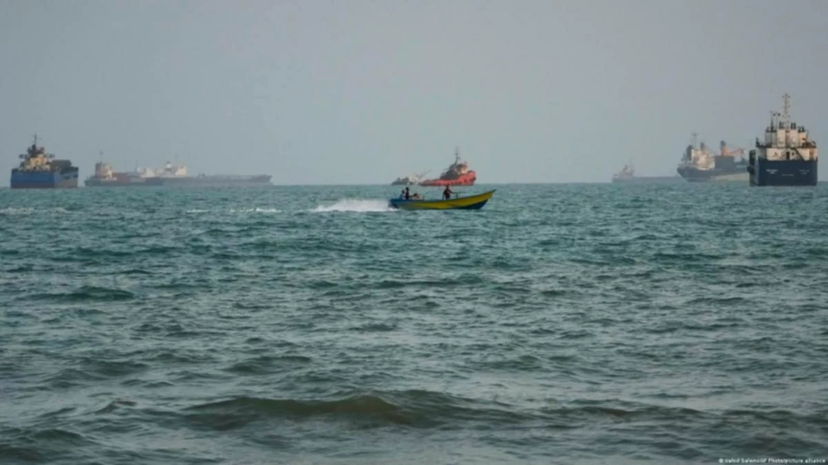 Iran responds to US attacks on aircraft carriers and ships