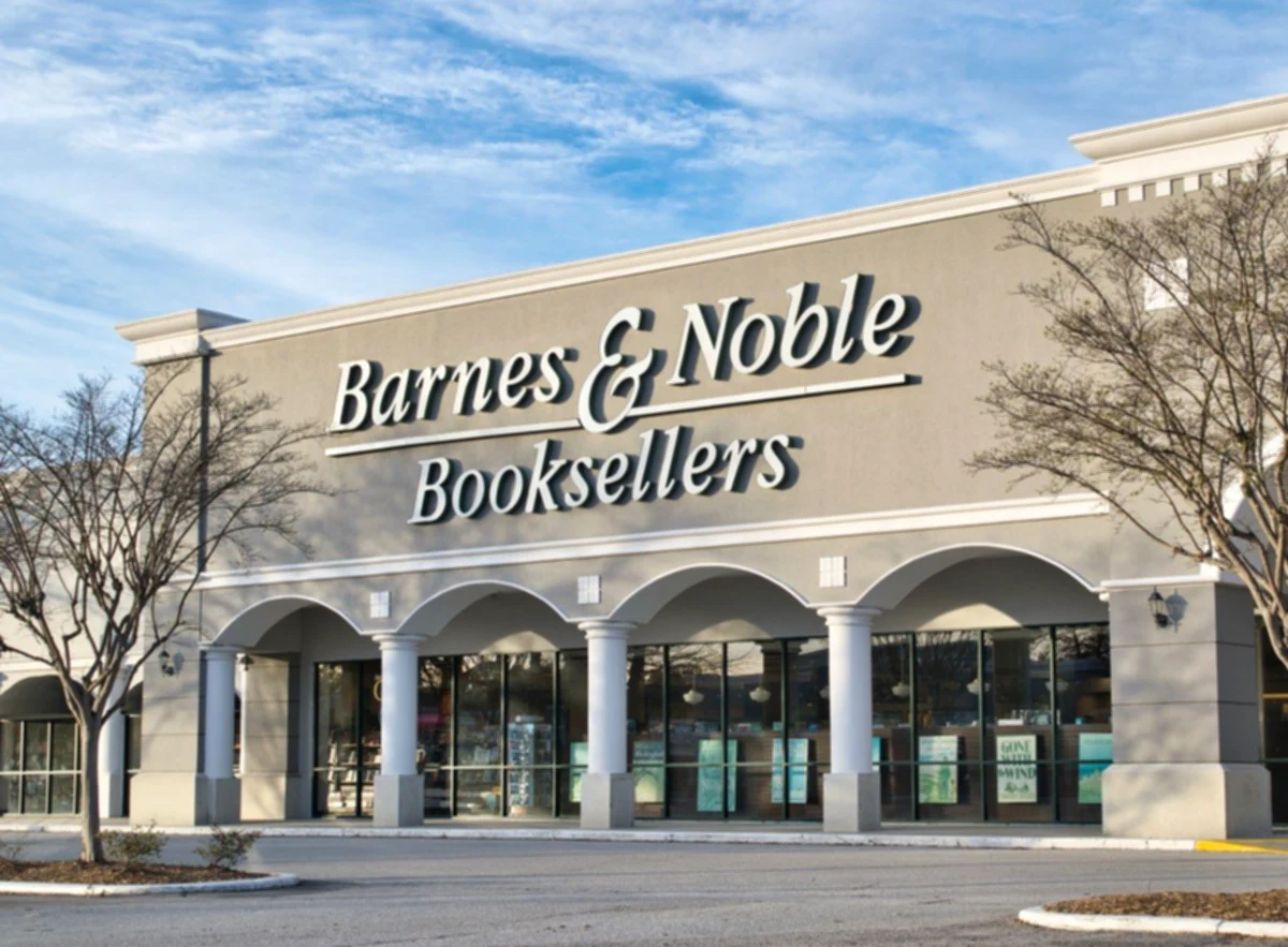 As Barnes & Noble restarts its operations, it reaches 720 businesses.