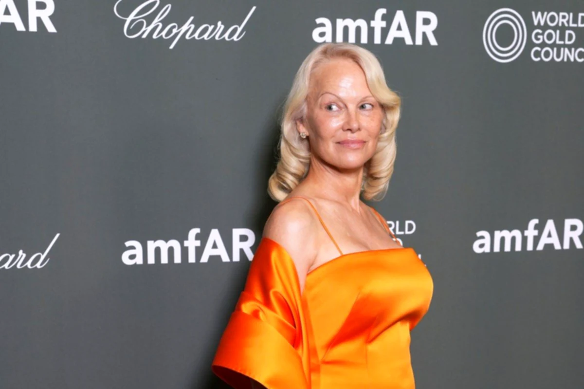 Hepatitis C was described as" a death sentence," as Pamella Anderson recalls.