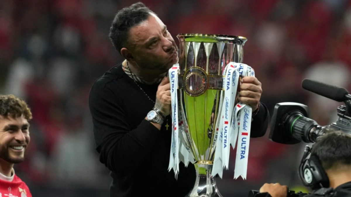The most successful trainer in Toluca background, Antonio Mohamed