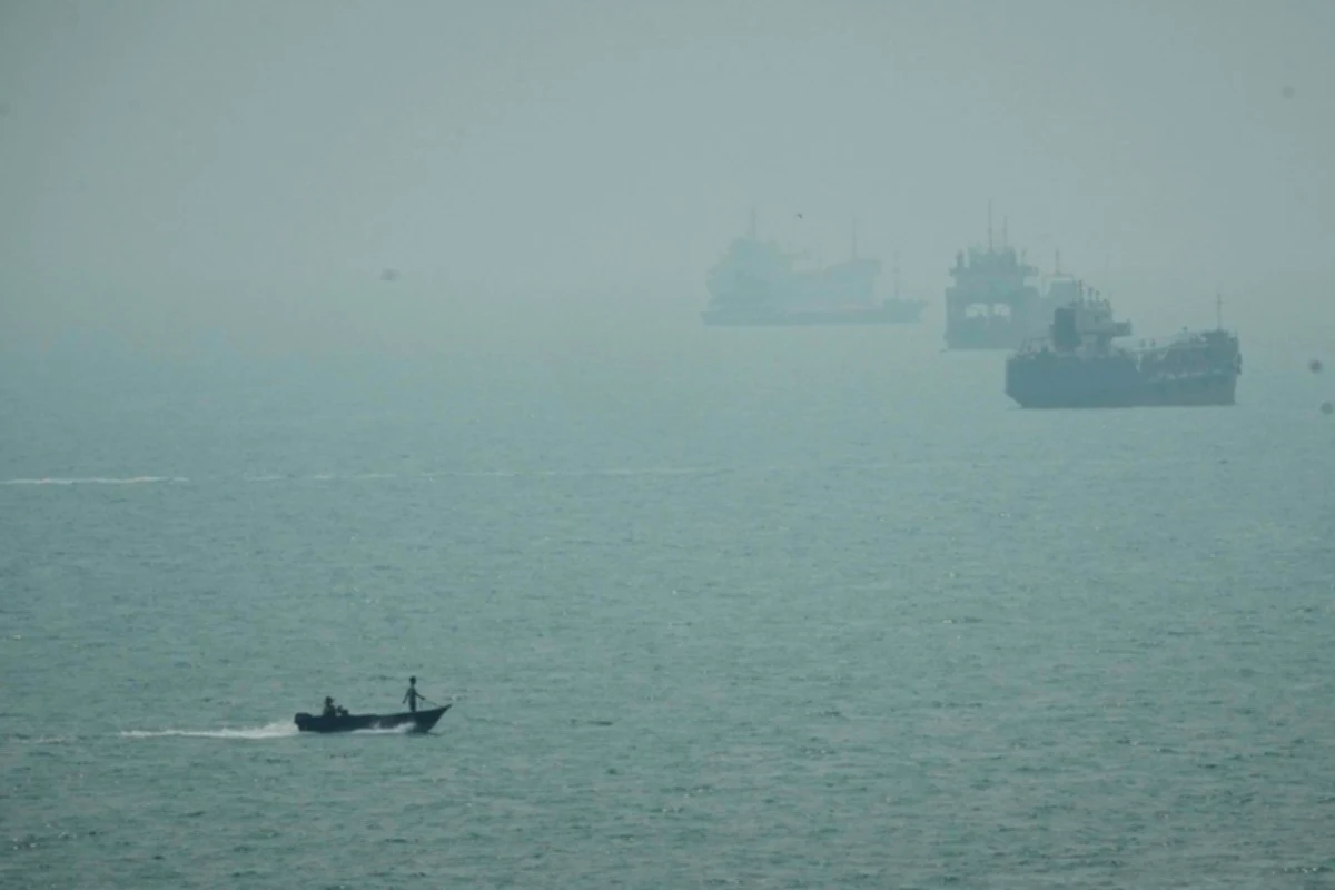 Iran claims to have attacked U.S. ships and base; Pentagon rejects damage to its destroyers