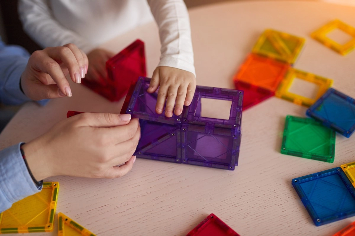 Magnetic Tiles are on sale at Walmart they are the trending gift of 2025