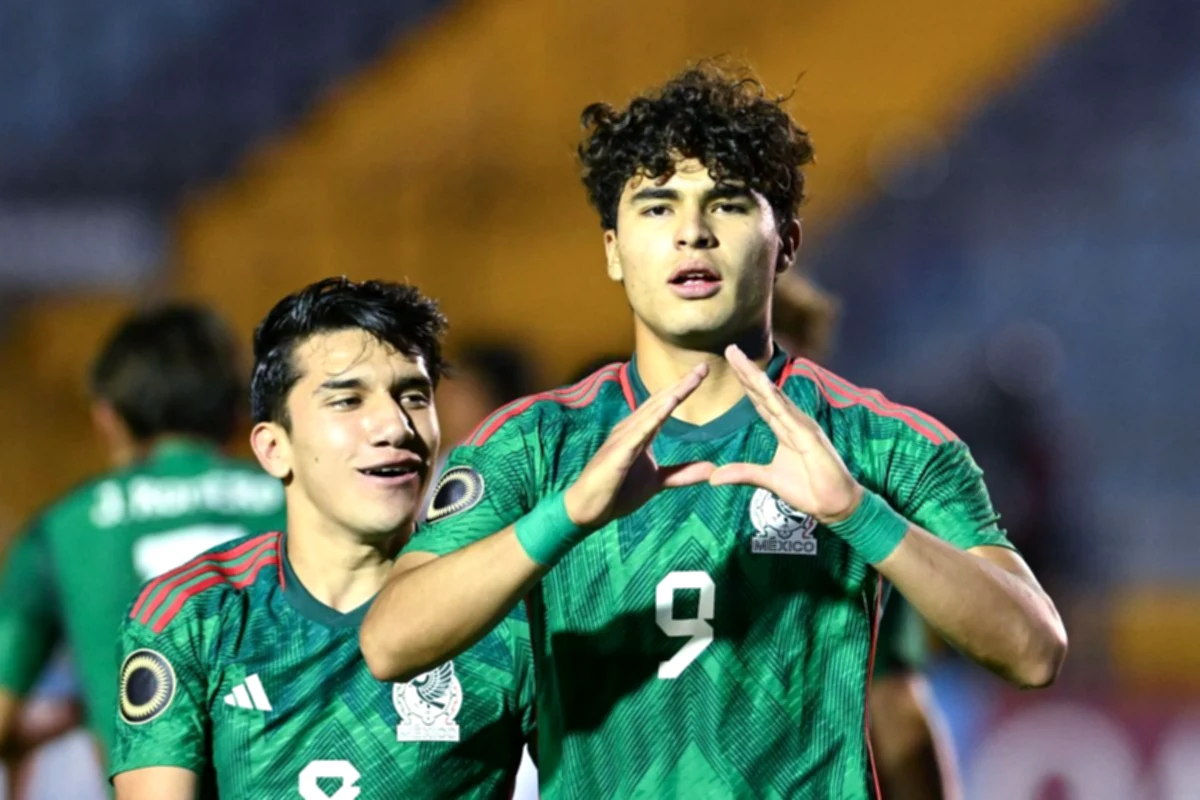 Stephano Carrillo applies for a new job at Feyenoord.