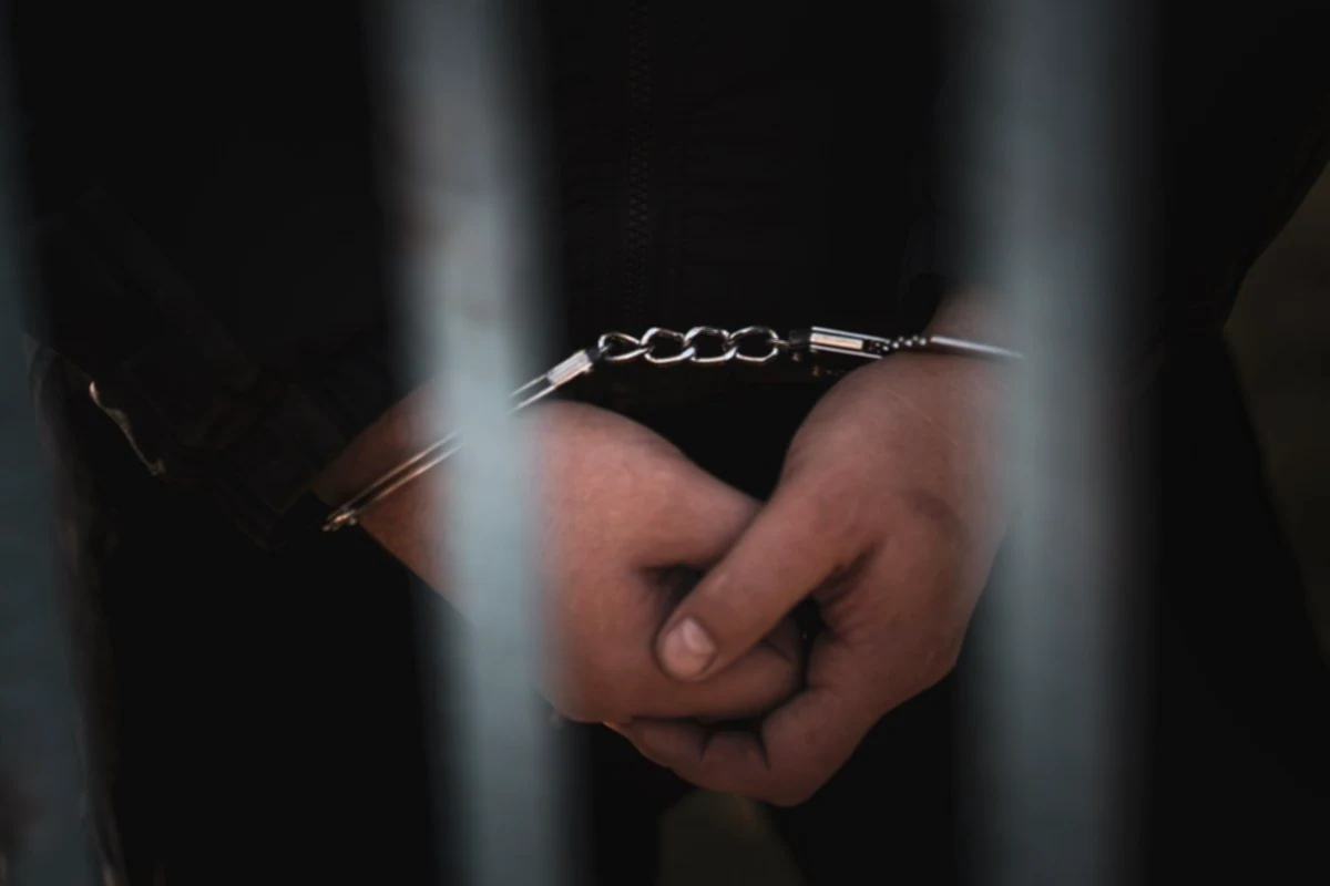 Man calls 911 while his son allegedly stabbed him to death