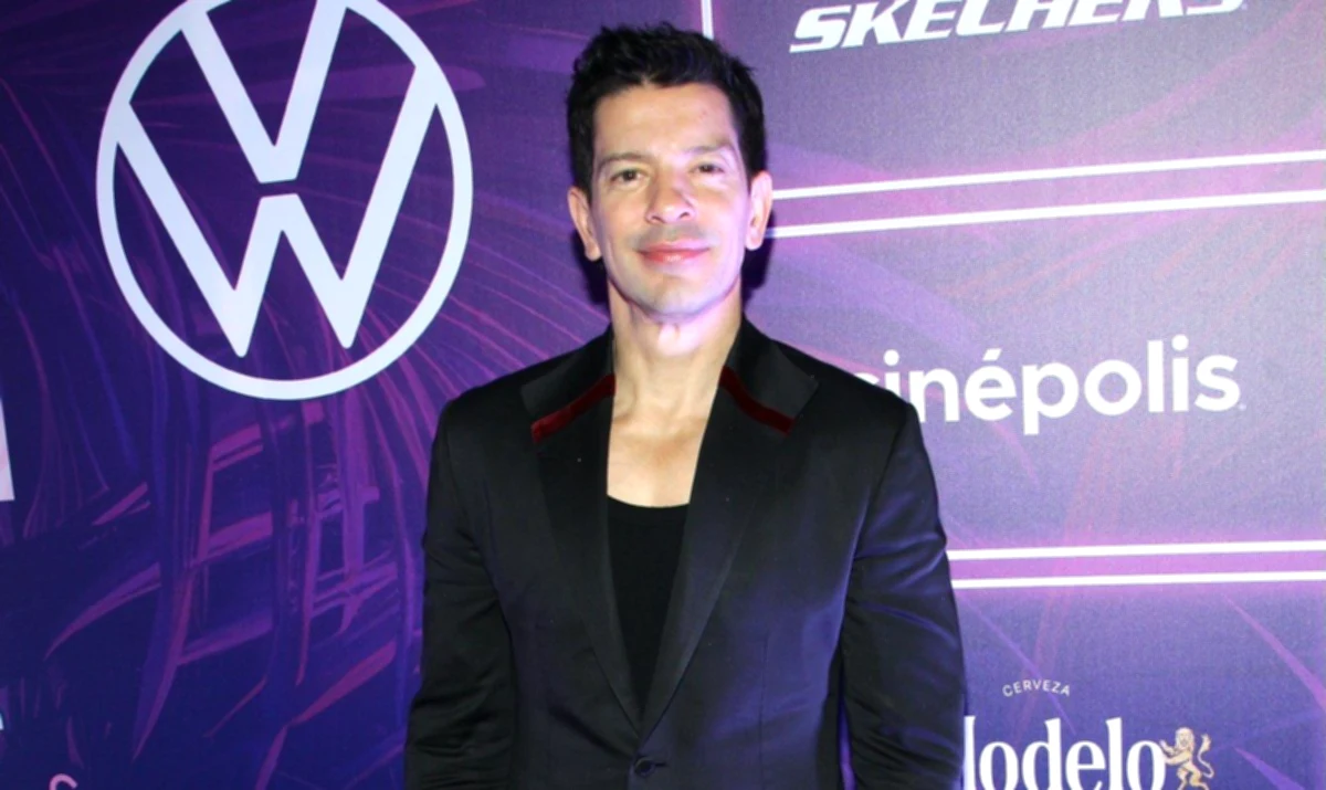 Yahir Causes Revolt in “La Casa de los Famosos México” by Accepting to Sleep with Gema and Karina