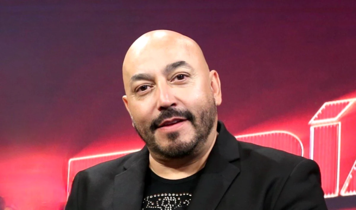 De Lupillo Rivera, from Telemundo, said," They use one's personal existence without regard for the consequences. "