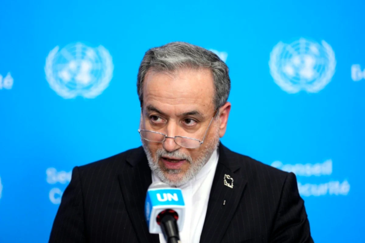 Iran says it is" entirely prepared" to start a battle with the US, but leaves politics unfinished.
