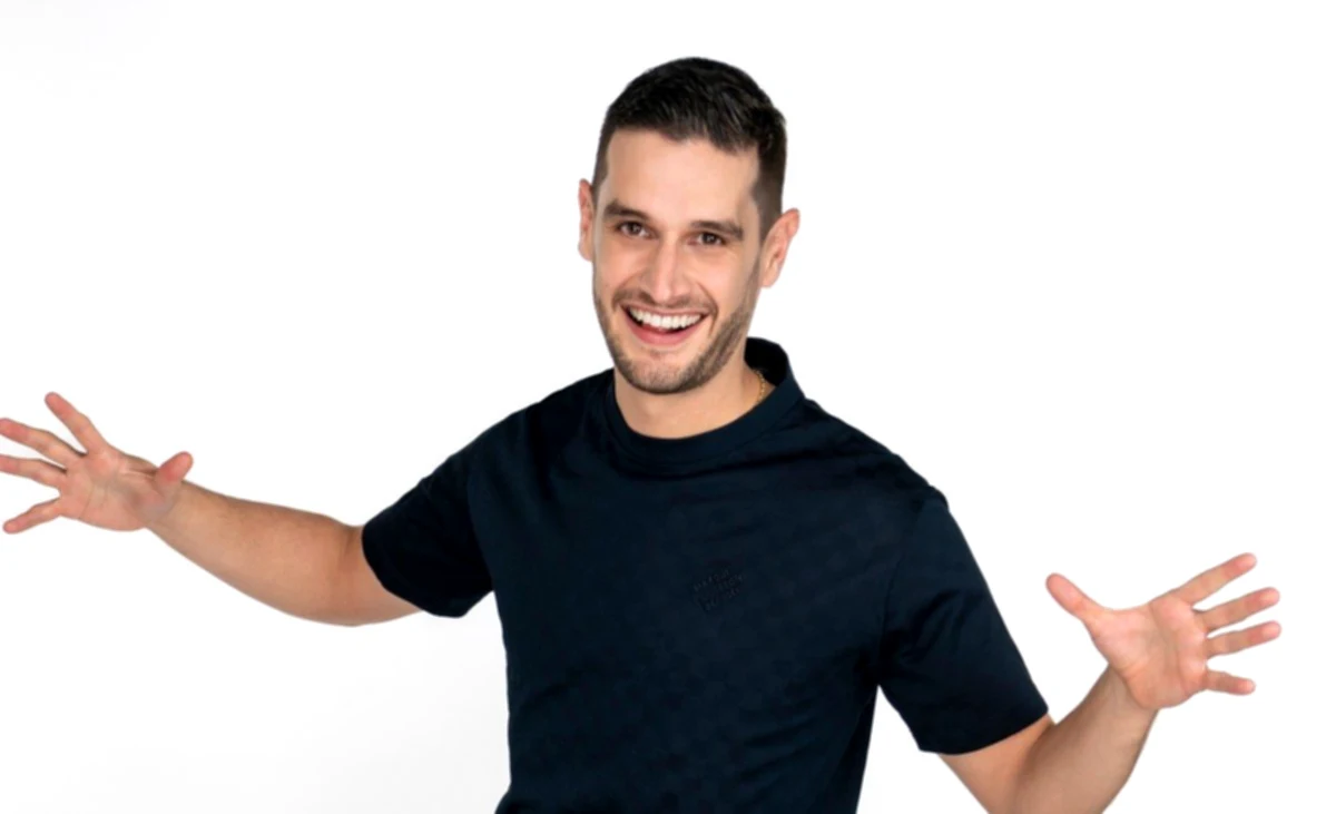 Adrián Marcelo explains the causes of his relationship ending.