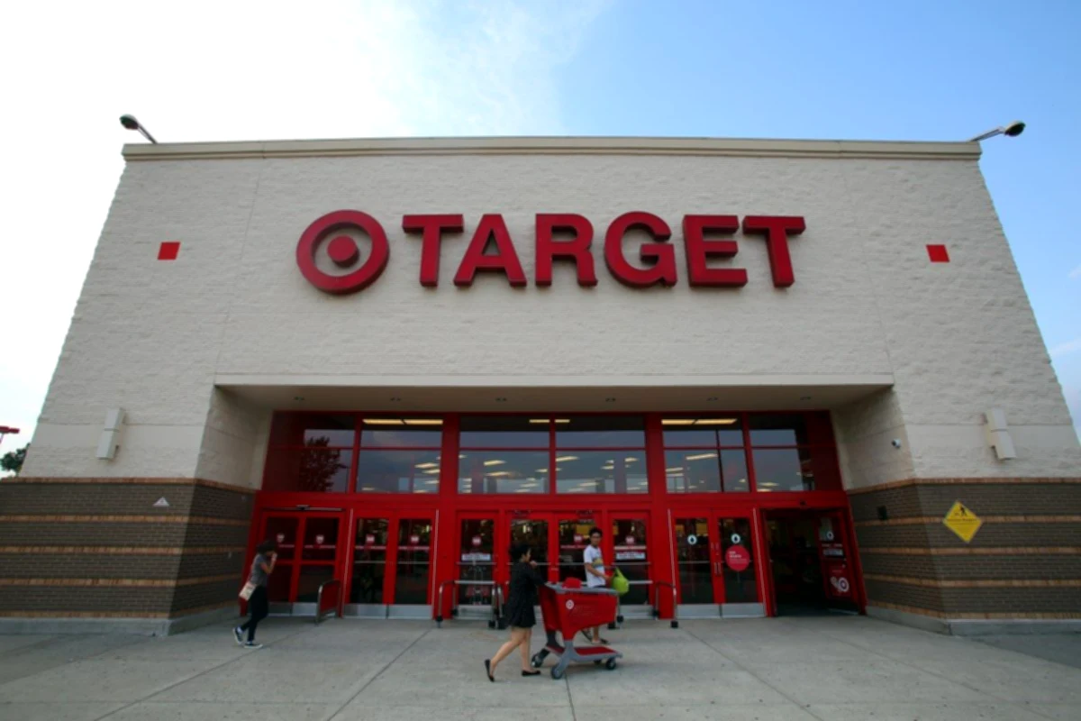 Target announces deals on more than 2, 000 items for the December holiday season.