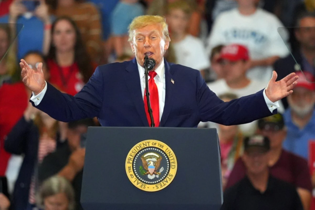 Trump warns he may use insurrection law during election
