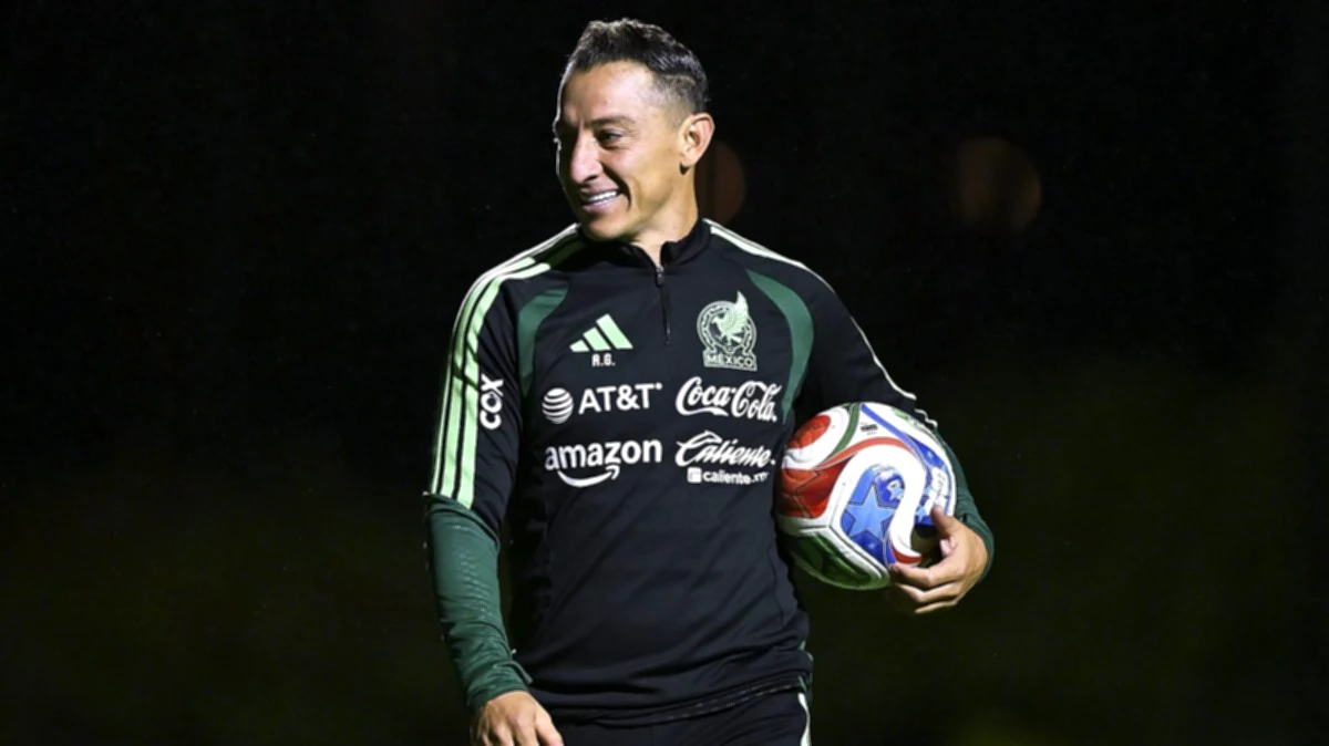Andrés Guardado is being looked at at the Deportivo La Corua.
