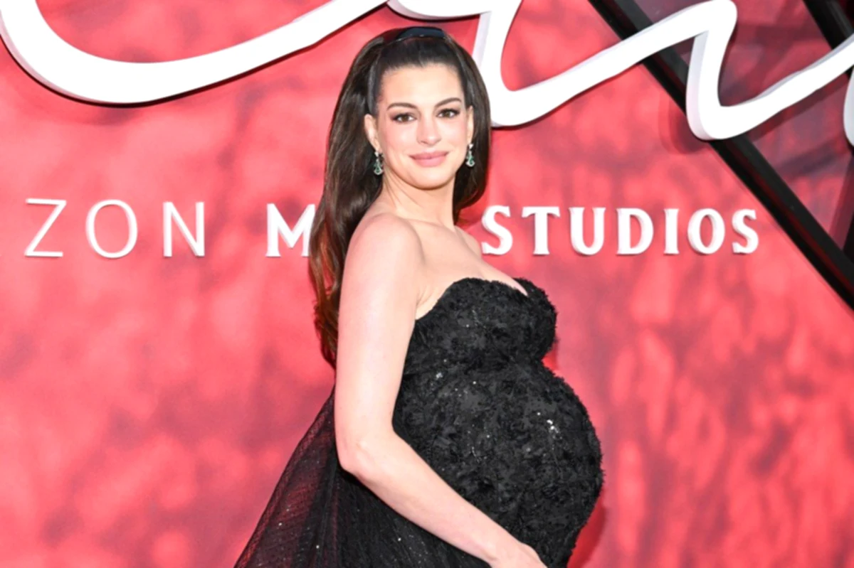 Anne Hathaway has revealed the most strange symptom of her pregnancy
