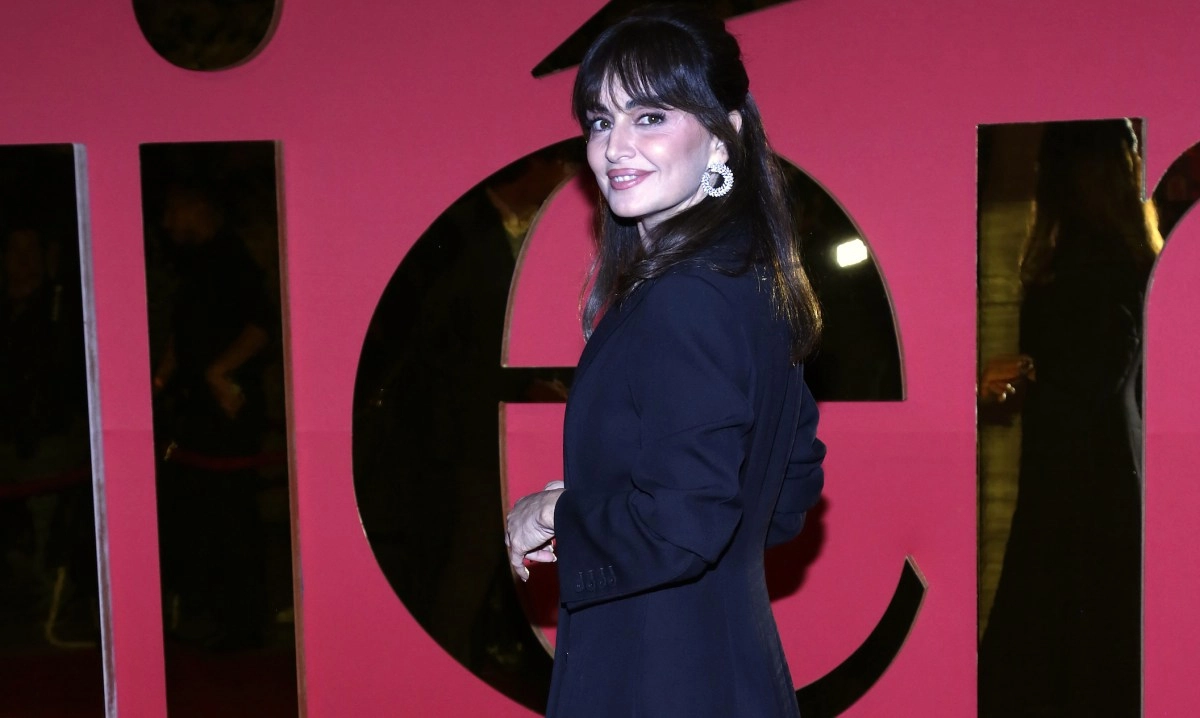 Ana de la Reguera talks about her first romantic relationship with a woman