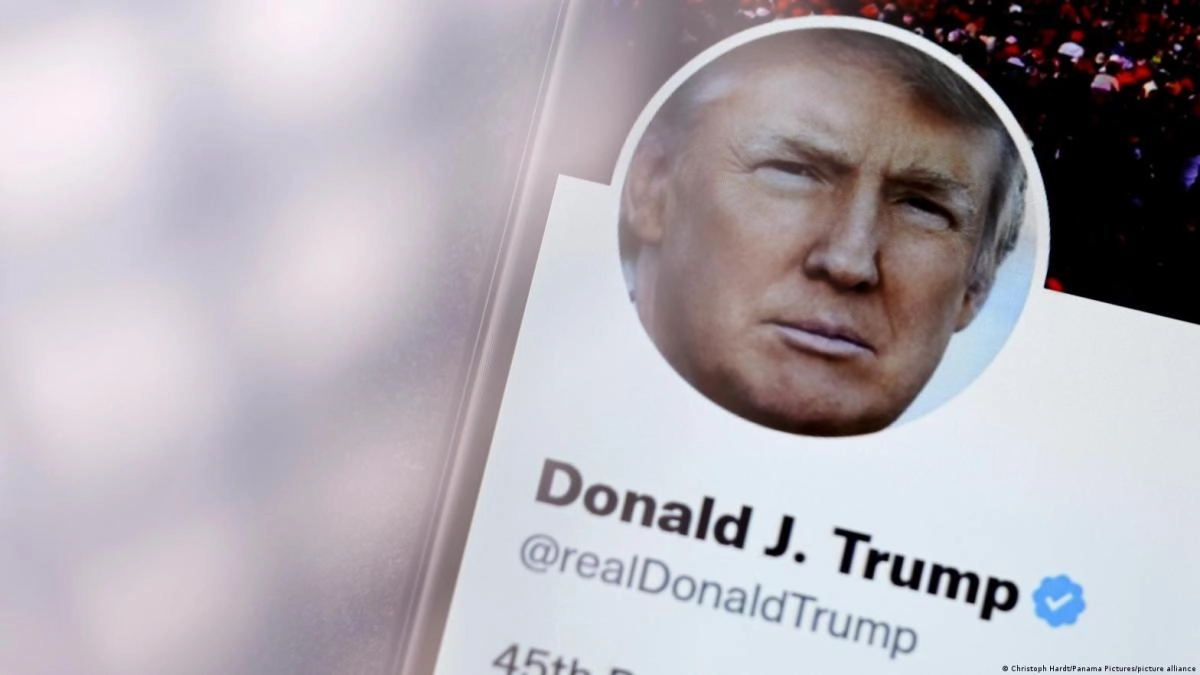 Trump plans to review tourists039 social media before they enter the US