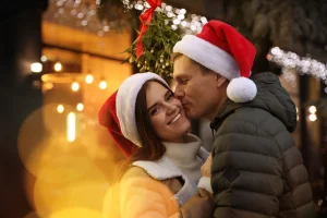 4 signs will be under the mistletoe this Christmas to manifest love