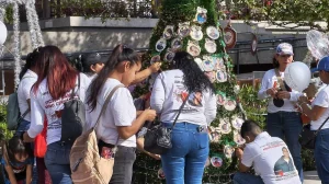 Christmas tree in Tamaulipas was decorated with photos of missing people