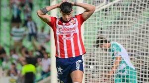 Problems within Chivas: The 'night' affects the position of a forward in the Sacred Flock