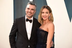 Jessica Alba and Cash Warren officially finalized their divorce