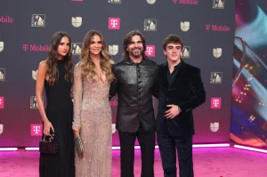 Juanes accepts the Premio Lo Nuestro Lifetime Achievement Award and speaks about the risks of artificial intelligence