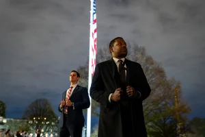 DHS will pay for tailored suits so that Secret Service agents look better dressed