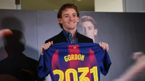 Barcelona makes official the hiring of Englishman Anthony Gordon for five seasons