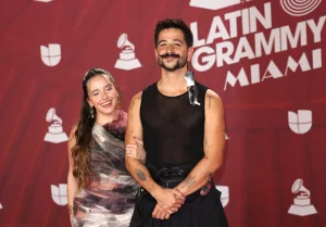 Camilo and Evaluna reinterpret the Christmas classic “It's Beginning to Look a Lot Like Christmas”