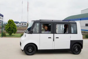 Sheinbaum drives Olinia, the first Mexican electric vehicle that will cost $8,600 dollars
