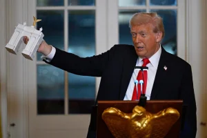 Building the Arch proposed by Trump would involve exhausting days and up to three years