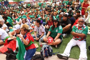 The Los Angeles community celebrates Mexico's victory in the World Cup