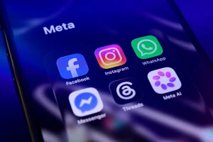 Users report massive failures on Facebook, Instagram, WhatsApp and Messenger