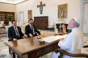JD Vance reveals differences with the Vatican on migration and politics in his new book