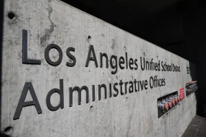 Andr�s Chait is named LAUSD superintendent