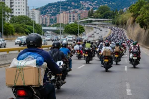 Solidarity on two wheels: a motorcycle caravan brings aid from Caracas to La Guaira