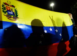 Venezuelans in Los Angeles collect donations for earthquake victims